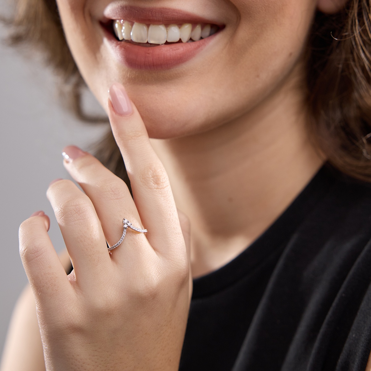 Additional Image 3 for  1/5 ctw Round Lab Grown Diamond Chevron Wedding Band